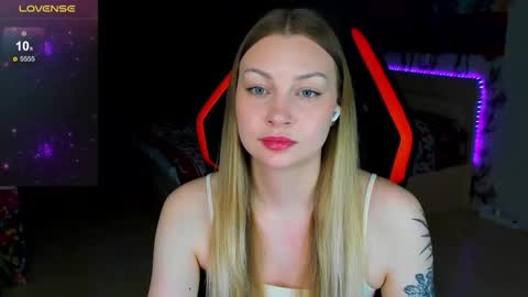 Annie online show from March 8, 4:22 pm