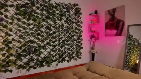 Snapshot of annie_barozzi chatting on January 11, 4:36 pm annie_barozzi online show from January 11, 4:36 pm