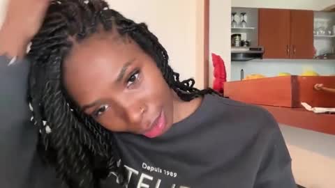 Snapshot of annie_bo chatting on February 3, 8:24 pm Independent model online show from February 3, 8:24 pm