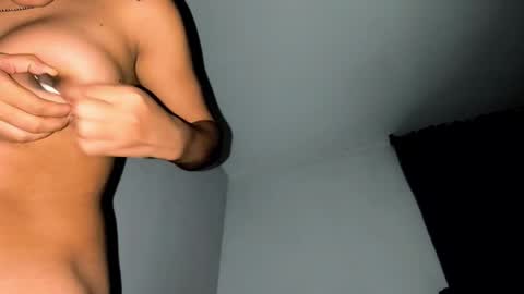 Snapshot of annie_darling_ chatting on May 8, 4:18 am A N G E L online show from May 8, 4:18 am