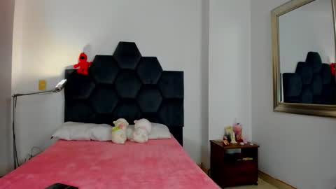 Annie online show from November 4, 5:12 pm