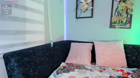 Snapshot of annie_karlsson__ chatting on December 27, 9:00 pm online show from December 27, 9:00 pm