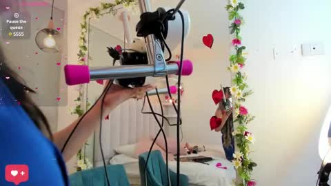Snapshot of annie_karlsson__ chatting on February 27, 1:05 am online show from February 27, 1:05 am