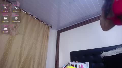 Snapshot of annie_scott_ chatting on October 17, 8:33 pm annie_scott_ online show from October 17, 8:33 pm