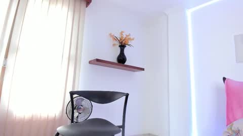 Annie online show from January 5, 5:27 pm