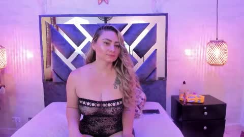 annie_vega17 online show from March 19, 1:15 pm