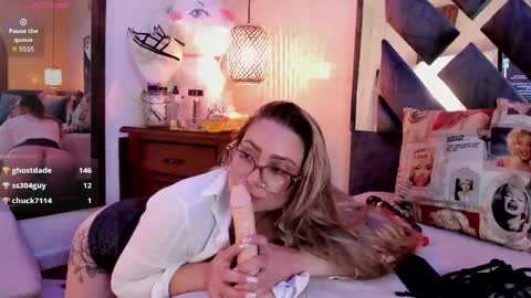 annie_vega17 online show from May 25, 2:50 am