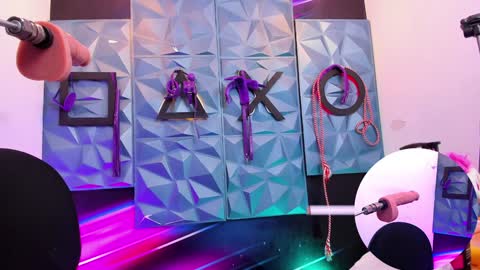 Snapshot of annie_wigg chatting on January 6, 6:36 am annie online show from January 6, 6:36 am