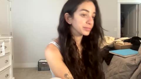 Snapshot of annie_xxx111 chatting on November 6, 7:59 pm annie_xxx111 online show from November 6, 7:59 pm