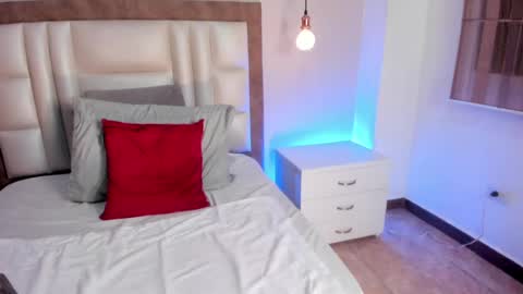 Annie Bluee online show from April 14, 12:11 pm