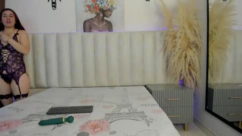 Annie online show from April 14, 12:00 pm