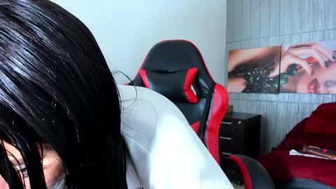 Anniee online show from May 29, 1:31 pm