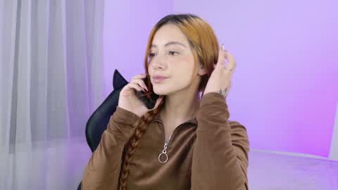 Annie online show from March 26, 2:39 am