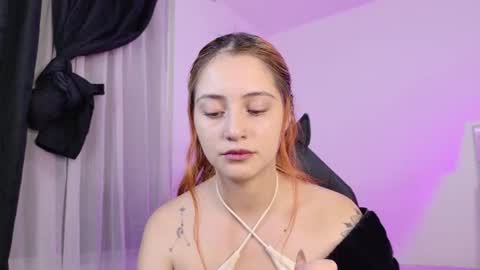 Snapshot of anniemora_ chatting on July 14, 2:27 am Annie online show from July 14, 2:27 am