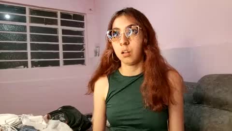 Snapshot of anniesparkle chatting on October 15, 4:34 am Annie Sparkle online show from October 15, 4:34 am