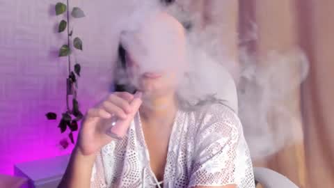 Snapshot of anniie_and_alex chatting on December 17, 6:42 pm Annie Alex online show from December 17, 6:42 pm