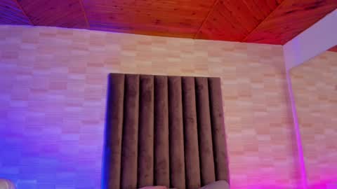 Snapshot of anniie_and_alex chatting on December 26, 4:58 pm Annie Alex online show from December 26, 4:58 pm