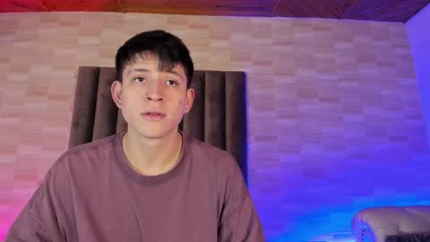 Snapshot of anniie_and_alex chatting on January 12, 4:50 pm Annie Alex online show from January 12, 4:50 pm