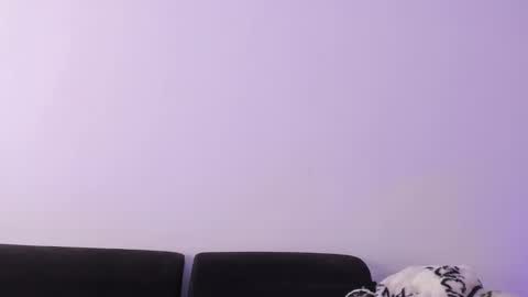 Snapshot of anniie_and_alex chatting on February 8, 5:39 pm Annie Alex online show from February 8, 5:39 pm