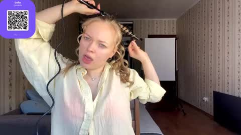 Hello My name is Lola online show from May 2, 7:35 am