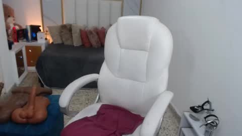 anna online show from February 12, 6:51 pm