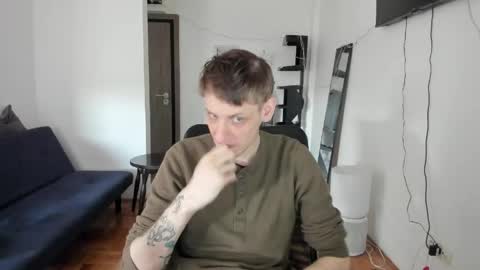 Snapshot of annonimsick chatting on April 22, 12:18 pm online show from April 22, 12:18 pm