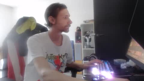 LoyalDog online show from April 10, 8:52 am