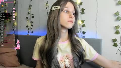 Snapshot of anny_0luv chatting on December 4, 2:48 pm annymeow online show from December 4, 2:48 pm