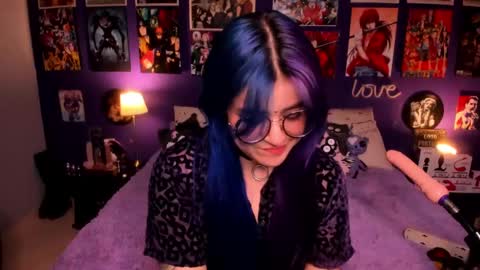 Snapshot of anny_cross chatting on December 6, 3:30 am Paty online show from December 6, 3:30 am