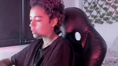 Anny online show from February 24, 7:45 pm