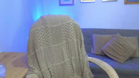 ANNY LOUIS online show from December 2, 7:09 pm