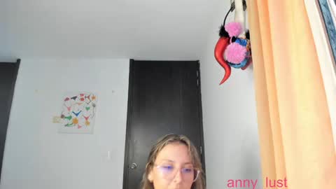 Snapshot of anny_lust chatting on December 19, 3:08 pm Issabela online show from December 19, 3:08 pm