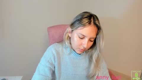 Snapshot of anny_lust chatting on November 12, 3:12 pm Issabela online show from November 12, 3:12 pm
