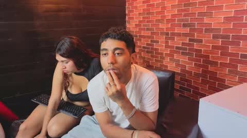 Snapshot of annyeli_bigtits chatting on December 2, 4:02 pm annyeli_bigtits online show from December 2, 4:02 pm