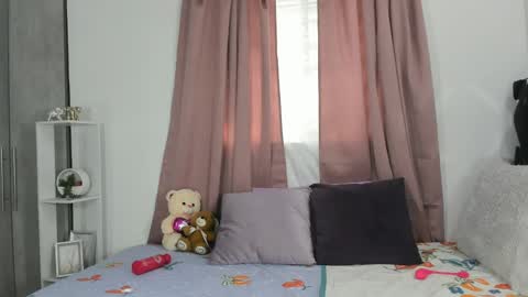 Anny online show from April 15, 5:42 pm