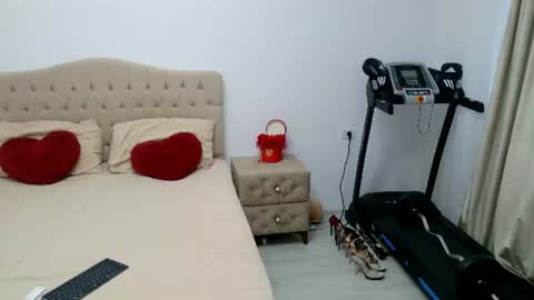 Snapshot of annyloveyou chatting on July 24, 4:43 am Annyfit4you online show from July 24, 4:43 am
