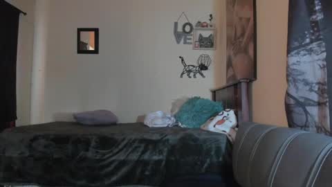 Annyluna online show from April 8, 6:19 pm