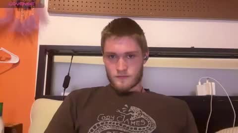 Snapshot of anomalies_ig chatting on December 27, 8:28 pm anomalies_ig online show from December 27, 8:28 pm