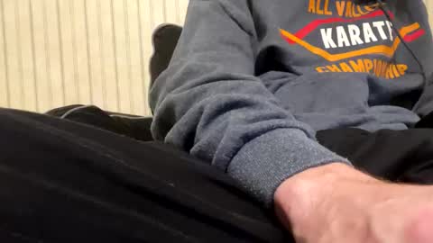 anonyomosguy online show from December 16, 2:27 am