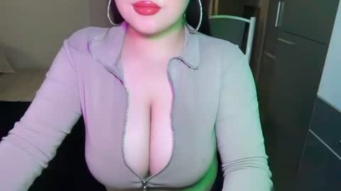 Snapshot of anora_sunny chatting on July 1, 4:29 pm Any online show from July 1, 4:29 pm