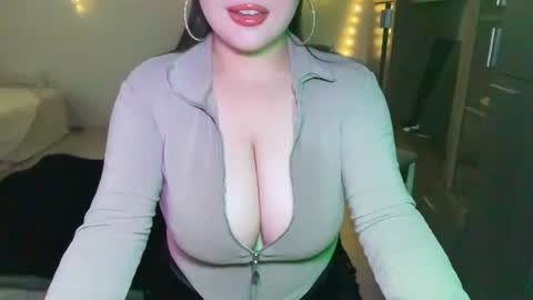 Snapshot of anora_sunny chatting on July 14, 4:56 pm Any online show from July 14, 4:56 pm