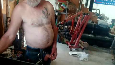 Snapshot of anotherbaldy chatting on September 29, 6:57 pm anotherbaldy online show from September 29, 6:57 pm