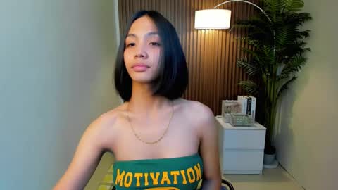 Snapshot of anqelic chatting on December 29, 3:24 pm Stacy Maurice online show from December 29, 3:24 pm