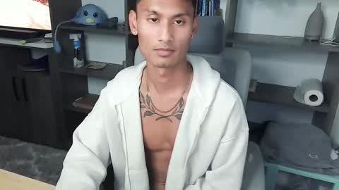 Snapshot of antgoldenboy chatting on October 29, 11:39 pm Anthonyxx online show from October 29, 11:39 pm