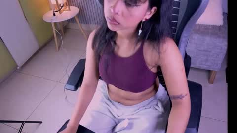 Snapshot of anthonela19_ chatting on February 17, 4:31 am anthonela19_ online show from February 17, 4:31 am