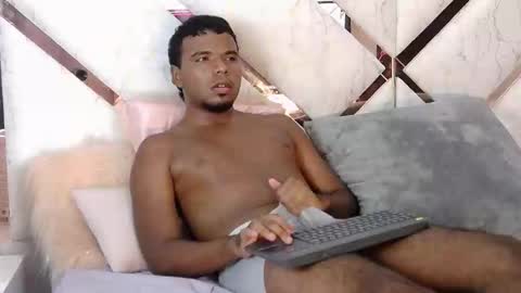 Snapshot of anthony_milleer chatting on February 26, 9:37 pm anthony online show from February 26, 9:37 pm