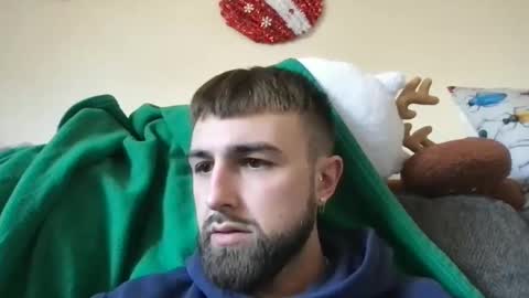 Snapshot of anthonym3 chatting on December 12, 6:21 pm Ant online show from December 12, 6:21 pm