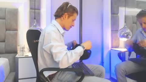 Anthonny online show from May 30, 7:00 pm