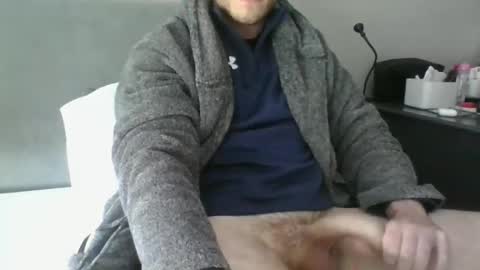 Snapshot of antman37332 chatting on April 26, 3:10 pm antman37332 online show from April 26, 3:10 pm
