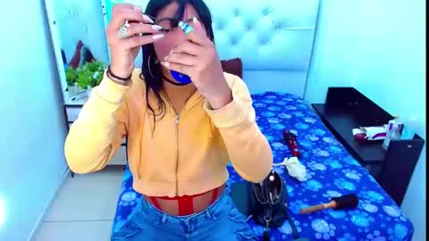 antonela_xx3 online show from January 9, 8:33 pm